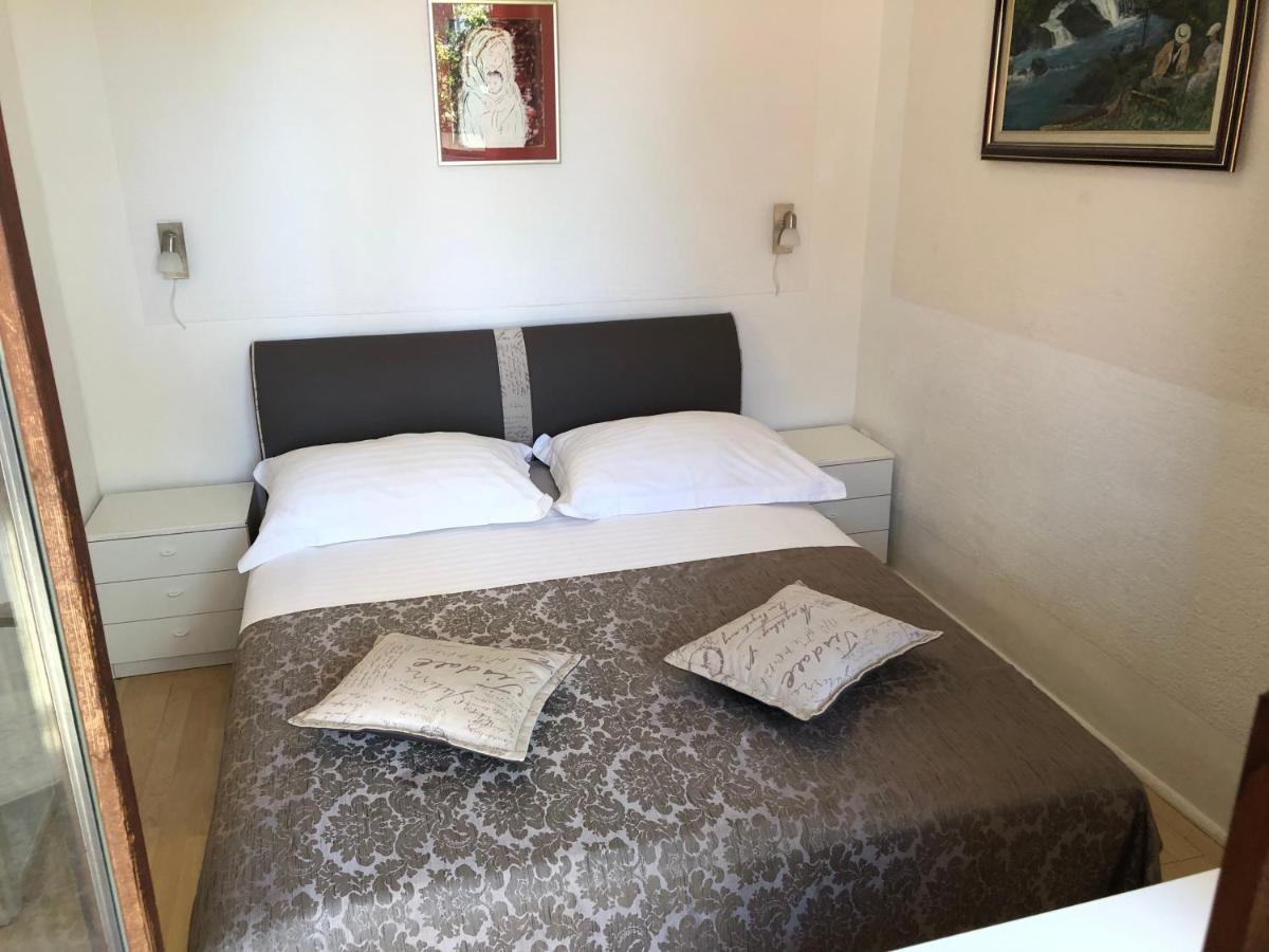 Apartmani Gloria Brodarica  Exteriör bild