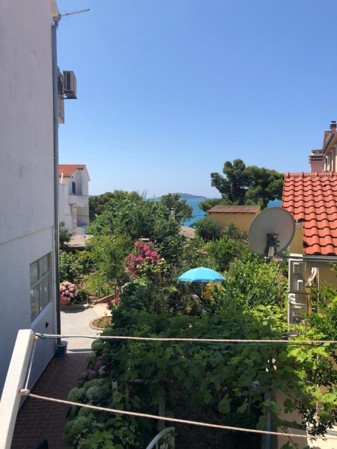 Apartmani Gloria Brodarica  Exteriör bild