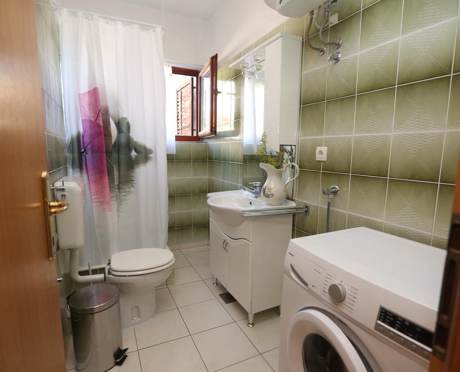 Apartmani Gloria Brodarica  Exteriör bild